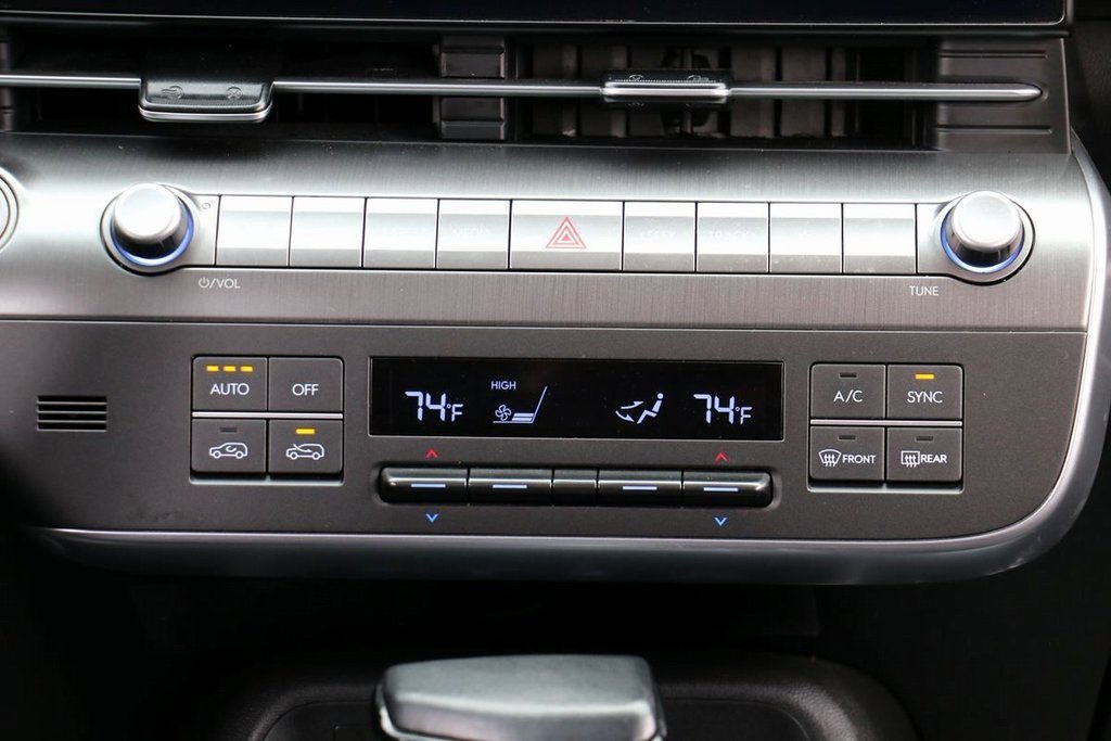 Used 2025 Hyundai Kona SEL image 25