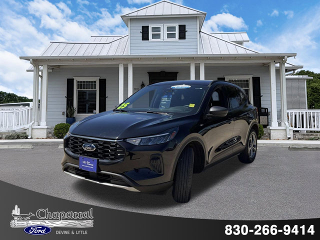 Certified 2025 Ford Escape ST-Line AWD/4WD image 2