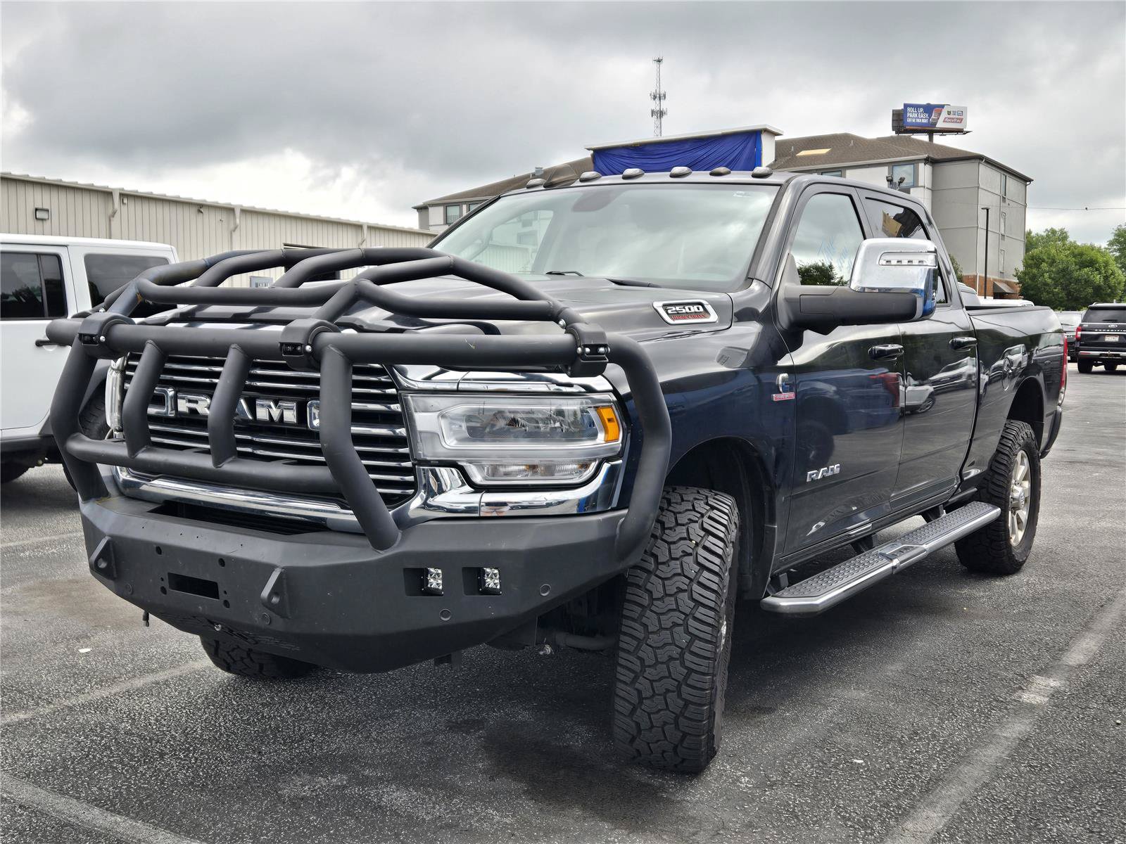 Used 2023 RAM 2500 Laramie AWD/4WD image 1