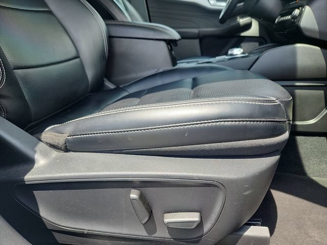 Certified 2024 Ford Escape Platinum AWD/4WD image 32