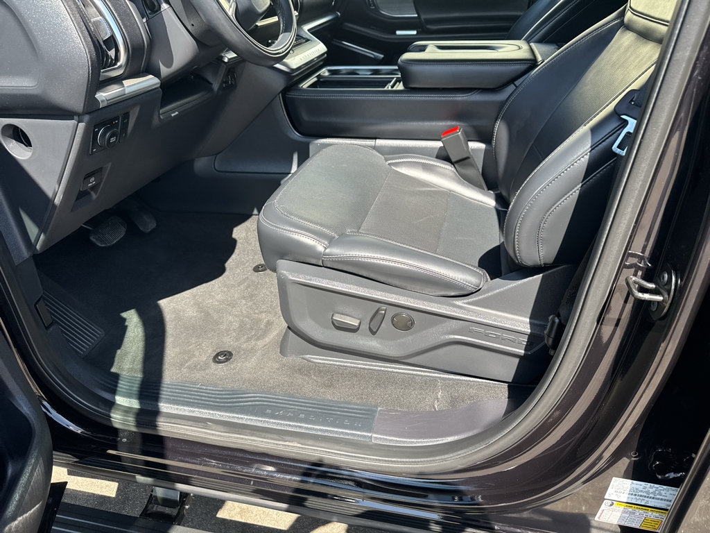 Certified 2025 Ford Expedition Platinum AWD/4WD image 8