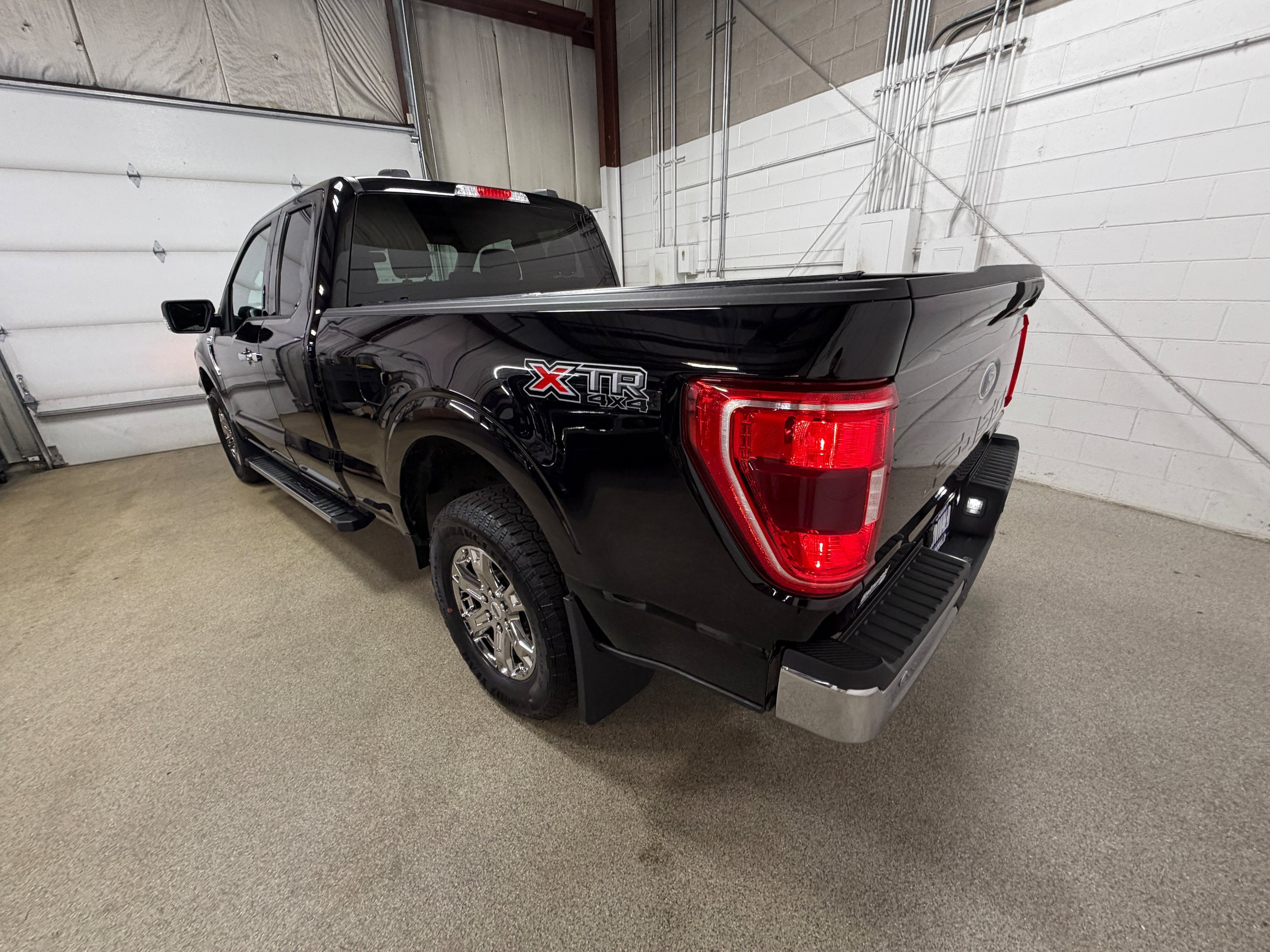 Certified 2021 Ford F150 XLT w/ Equipment Group 301A Mid AWD/4WD image 8