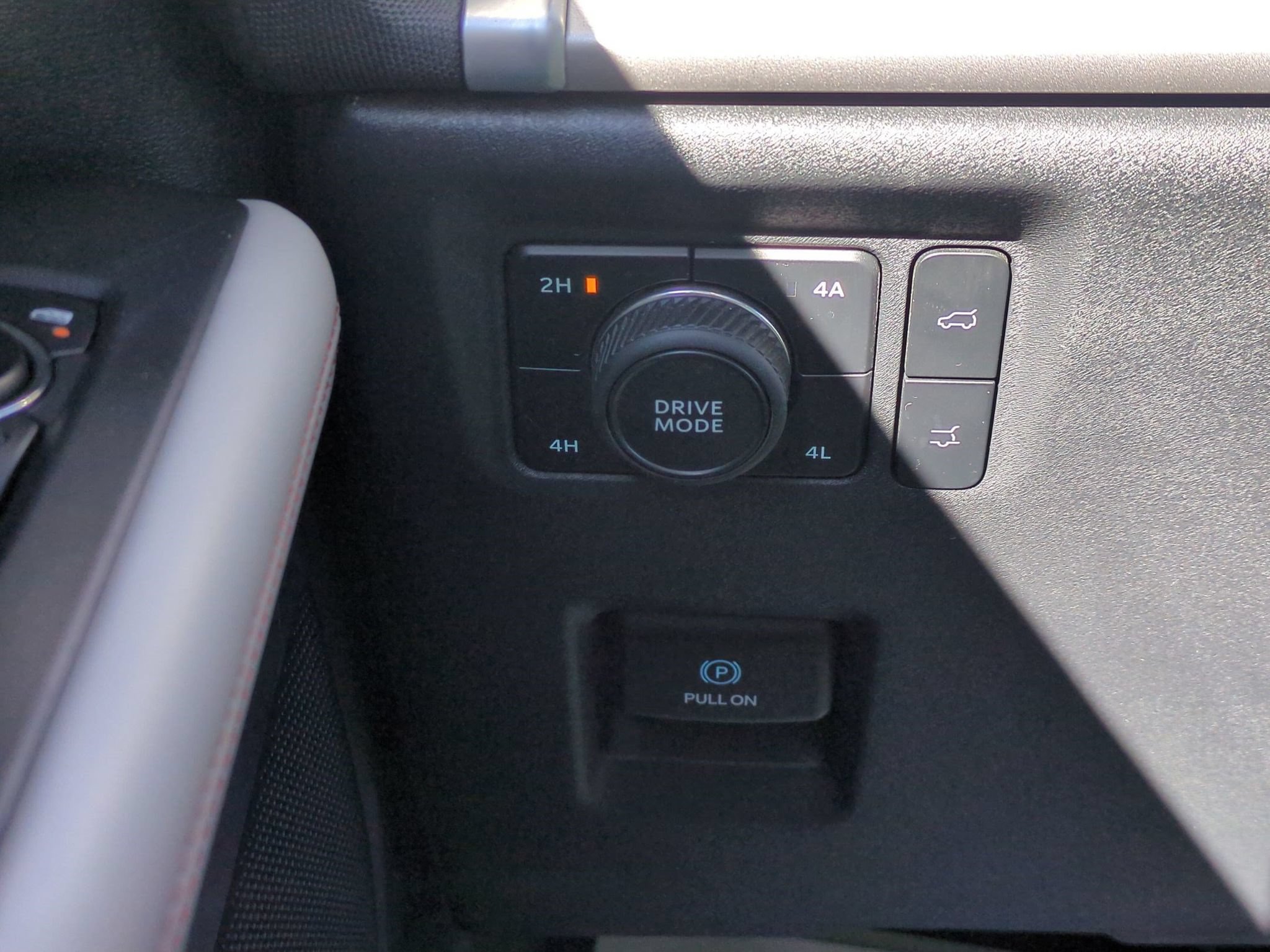 Certified 2025 Ford Expedition Active AWD/4WD image 30