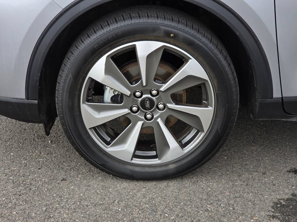 Certified 2023 Ford Escape Platinum AWD/4WD image 9
