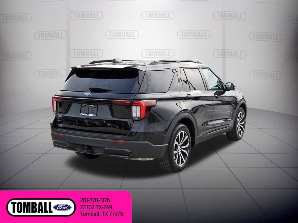 Certified 2025 Ford Explorer ST-Line RWD image 7