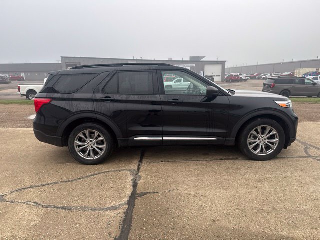 Certified 2020 Ford Explorer XLT w/ Equipment Group 202A AWD/4WD image 13