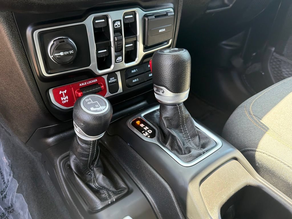 Used 2025 Jeep Wrangler Unlimited Sport AWD/4WD image 29