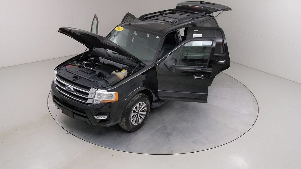 Certified 2017 Ford Expedition XLT w/ Equipment Group 202A AWD/4WD image 44