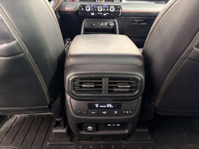 Used 2025 Honda Pilot TrailSport image 31