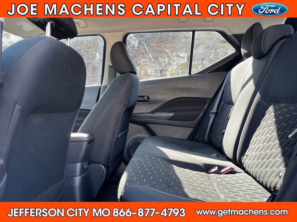 Used 2022 Nissan Kicks S image 11