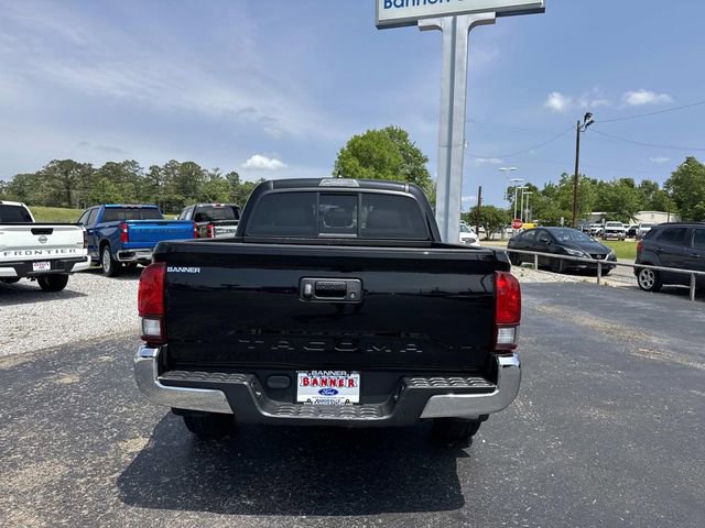 Used 2023 Toyota Tacoma SR5 w/ SR5 Appearance Package RWD image 2