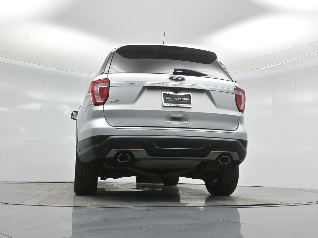 Certified 2018 Ford Explorer XLT w/ Equipment Group 202A image 20