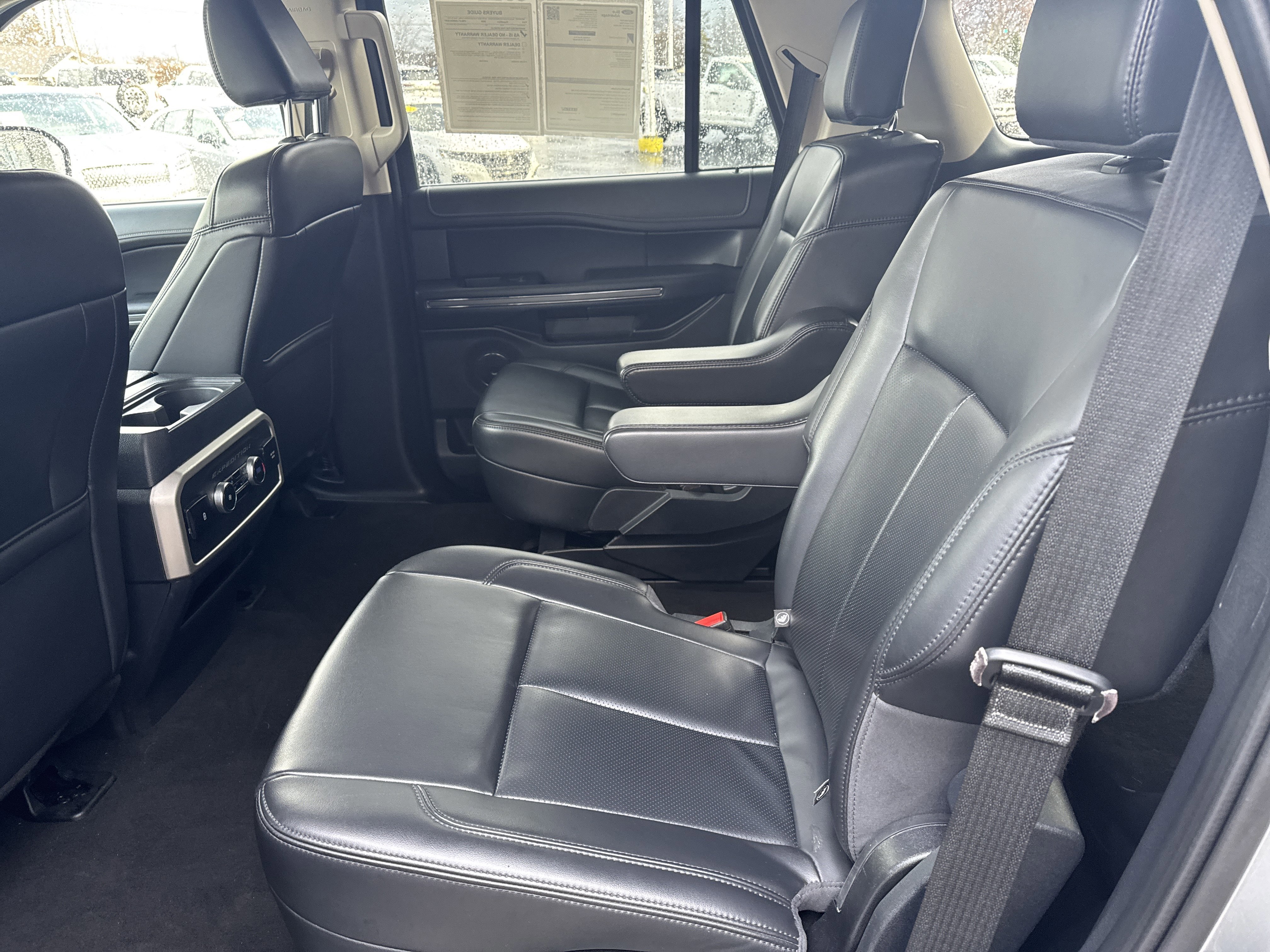 Certified 2024 Ford Expedition XLT image 25