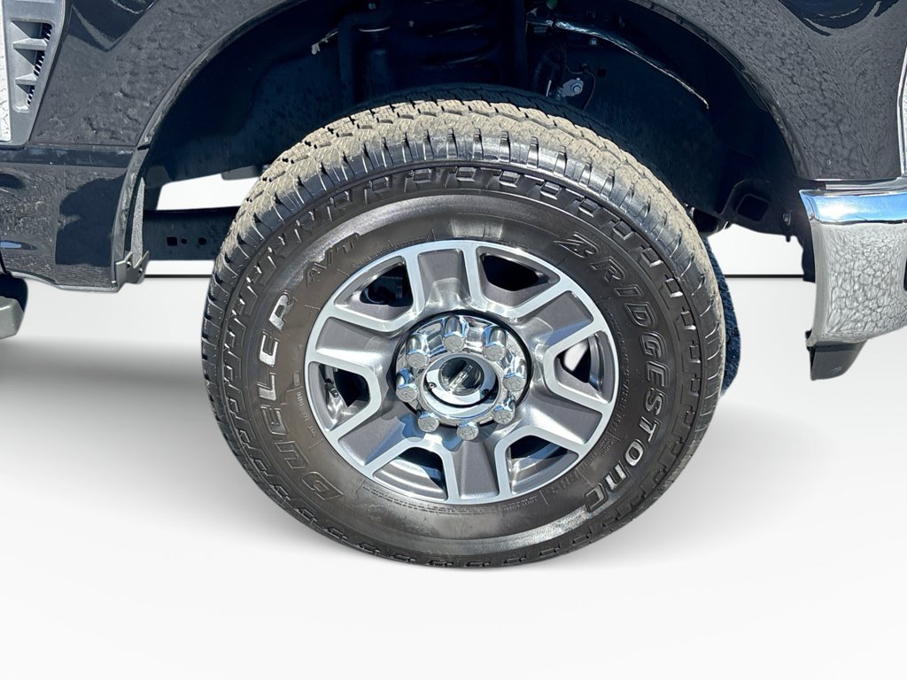 Certified 2025 Ford F250 Lariat w/ FX4 Off-Road Package AWD/4WD image 12
