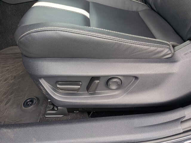 Used 2025 Toyota Camry SE FWD image 16