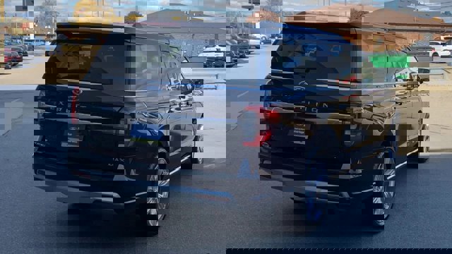 Certified 2024 Ford Expedition Max Platinum image 9