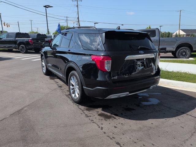 Certified 2023 Ford Explorer XLT w/ Equipment Group 202A AWD/4WD image 3