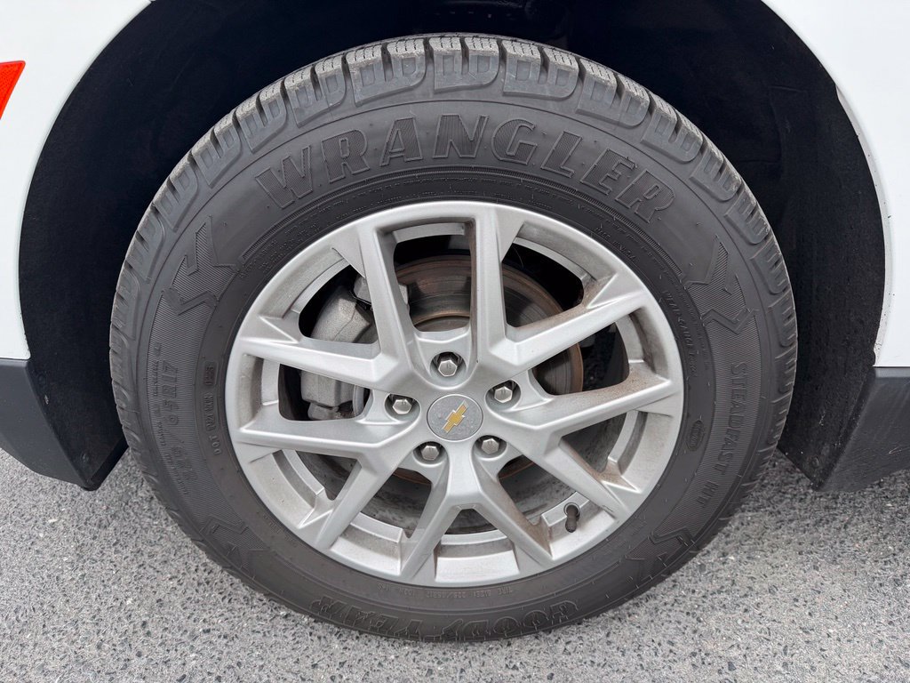 Used 2022 Chevrolet Equinox LT AWD/4WD image 17