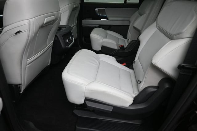 Certified 2025 Ford Expedition Max Platinum w/ Driver's Package AWD/4WD image 21