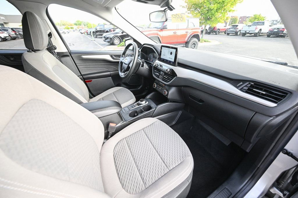 Certified 2022 Ford Escape SE image 27