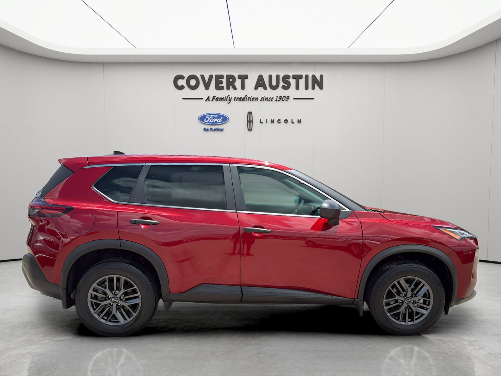 Used 2023 Nissan Rogue S FWD image 5