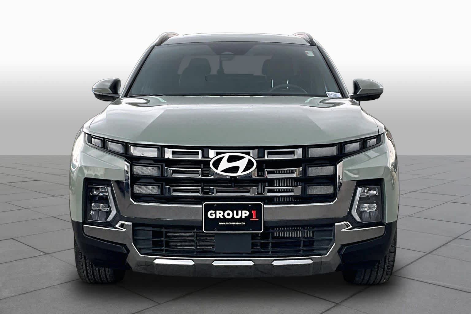 Used 2025 Hyundai Santa Cruz Limited AWD/4WD image 4