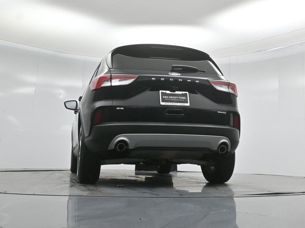 Certified 2021 Ford Escape SE image 18