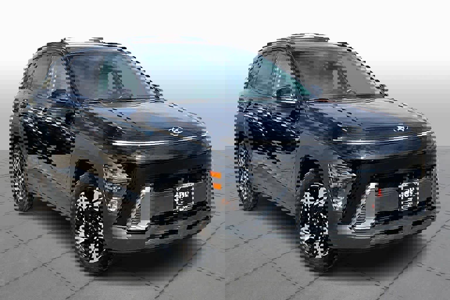 Used 2024 Hyundai Kona SEL image 2