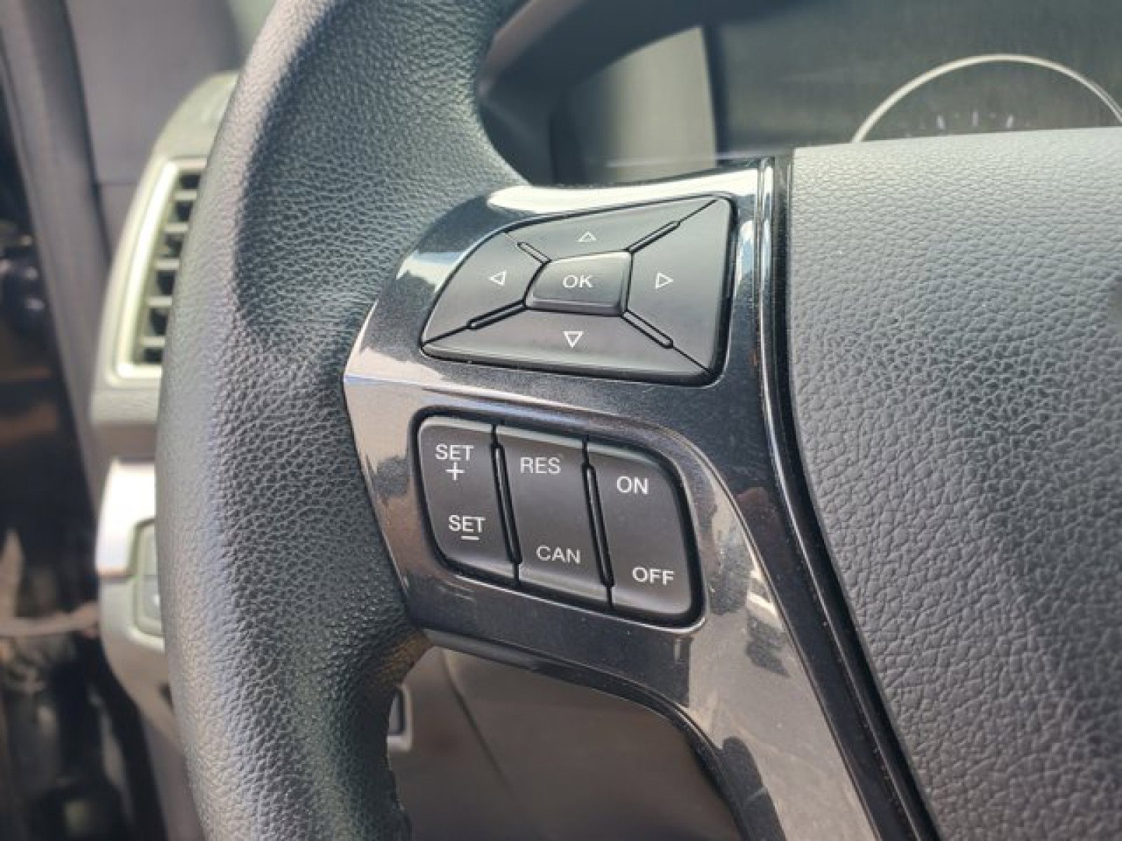 Certified 2019 Ford Explorer XLT w/ Equipment Group 202A FWD image 16