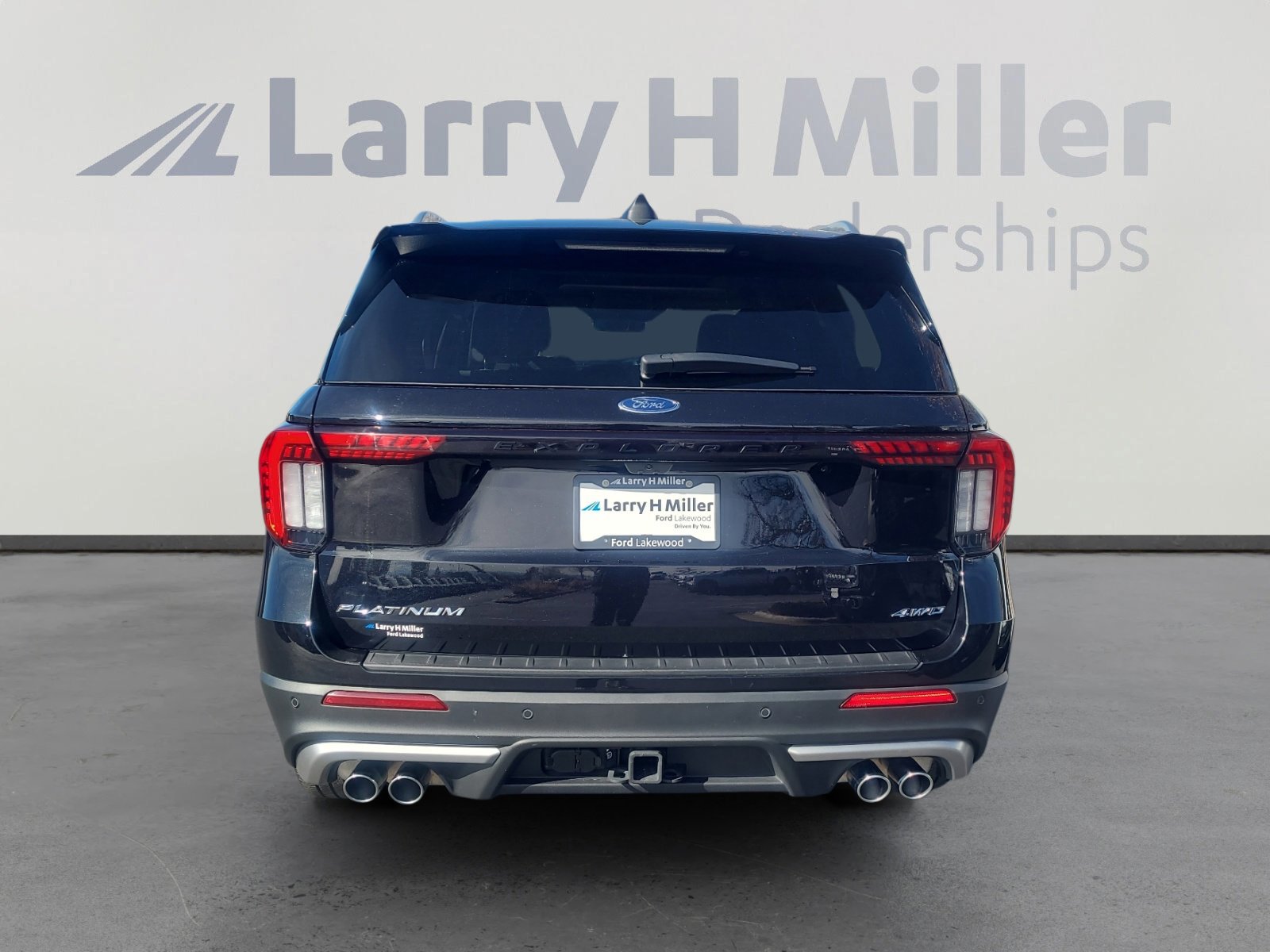 Certified 2025 Ford Explorer Platinum w/ Ultimate Package image 4