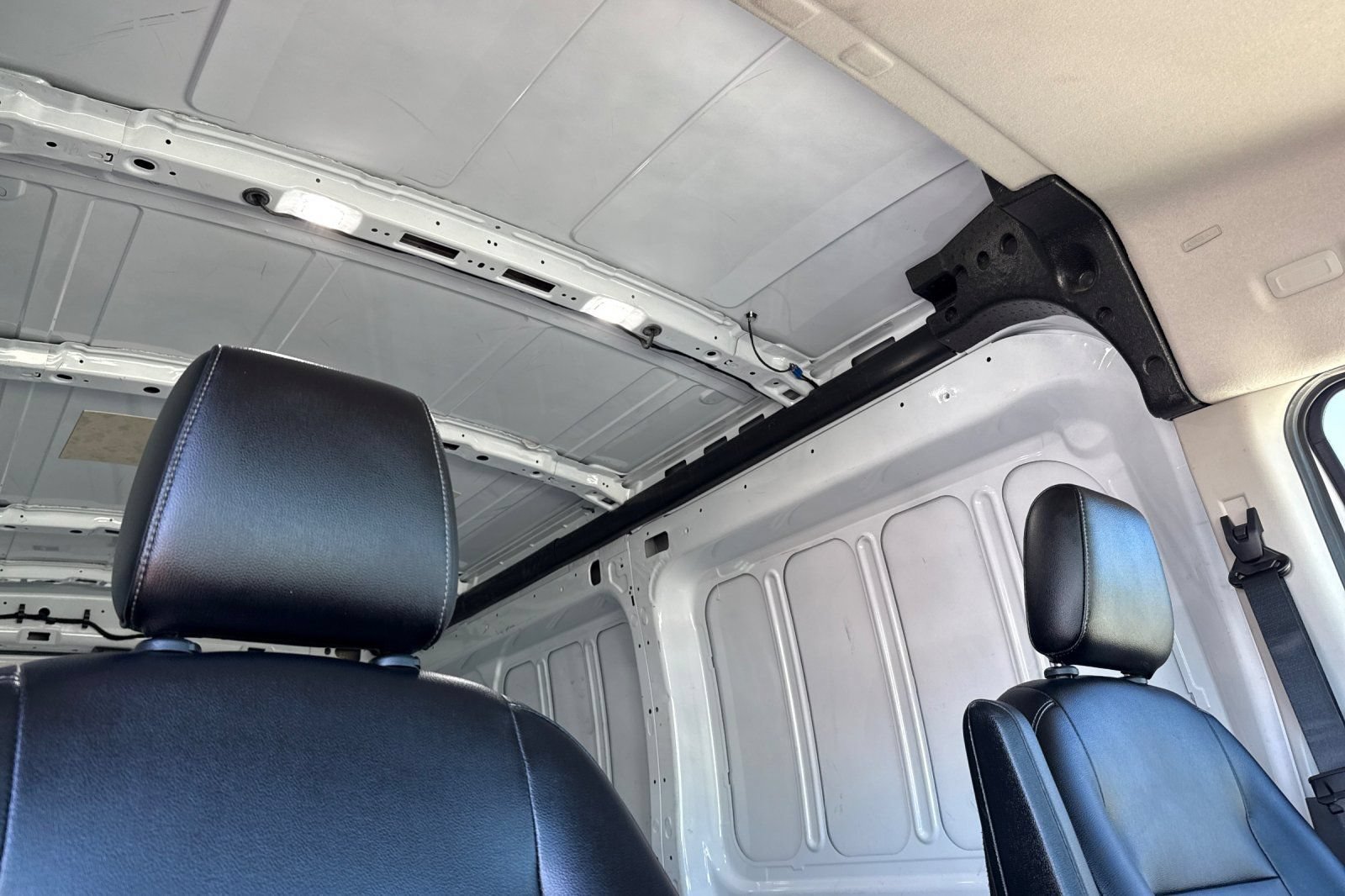 Certified 2023 Ford Transit 250 Medium Roof AWD image 17