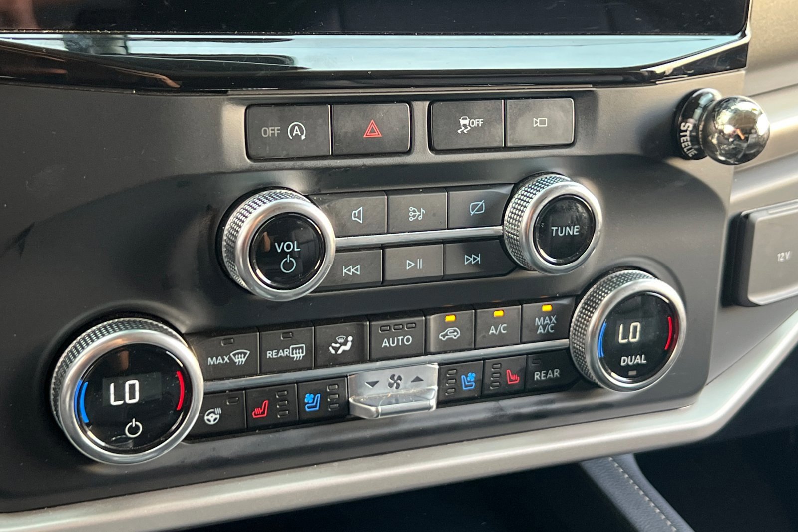 Certified 2024 Ford Expedition XLT image 24