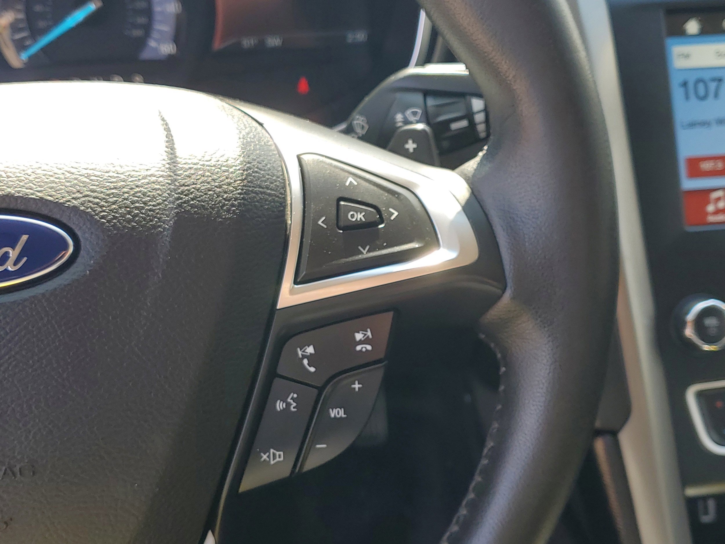 Certified 2017 Ford Fusion SE w/ Fusion SE Technology Package FWD image 26
