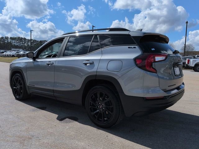 Used 2023 GMC Terrain SLE w/ Driver Convenience Package image 2