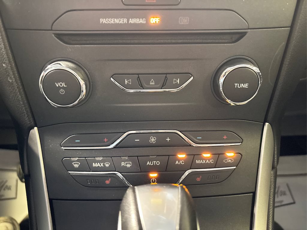 Certified 2018 Ford Edge SEL w/ Equipment Group 201A AWD/4WD image 35
