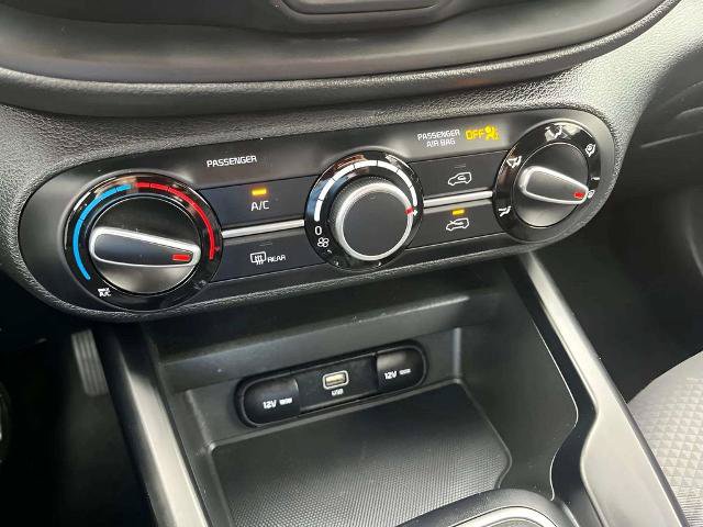 Used 2025 Kia Soul LX w/ LX Technology Package FWD image 24