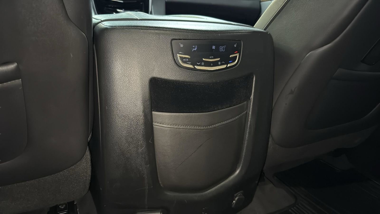 Used 2018 Cadillac Escalade Luxury image 28