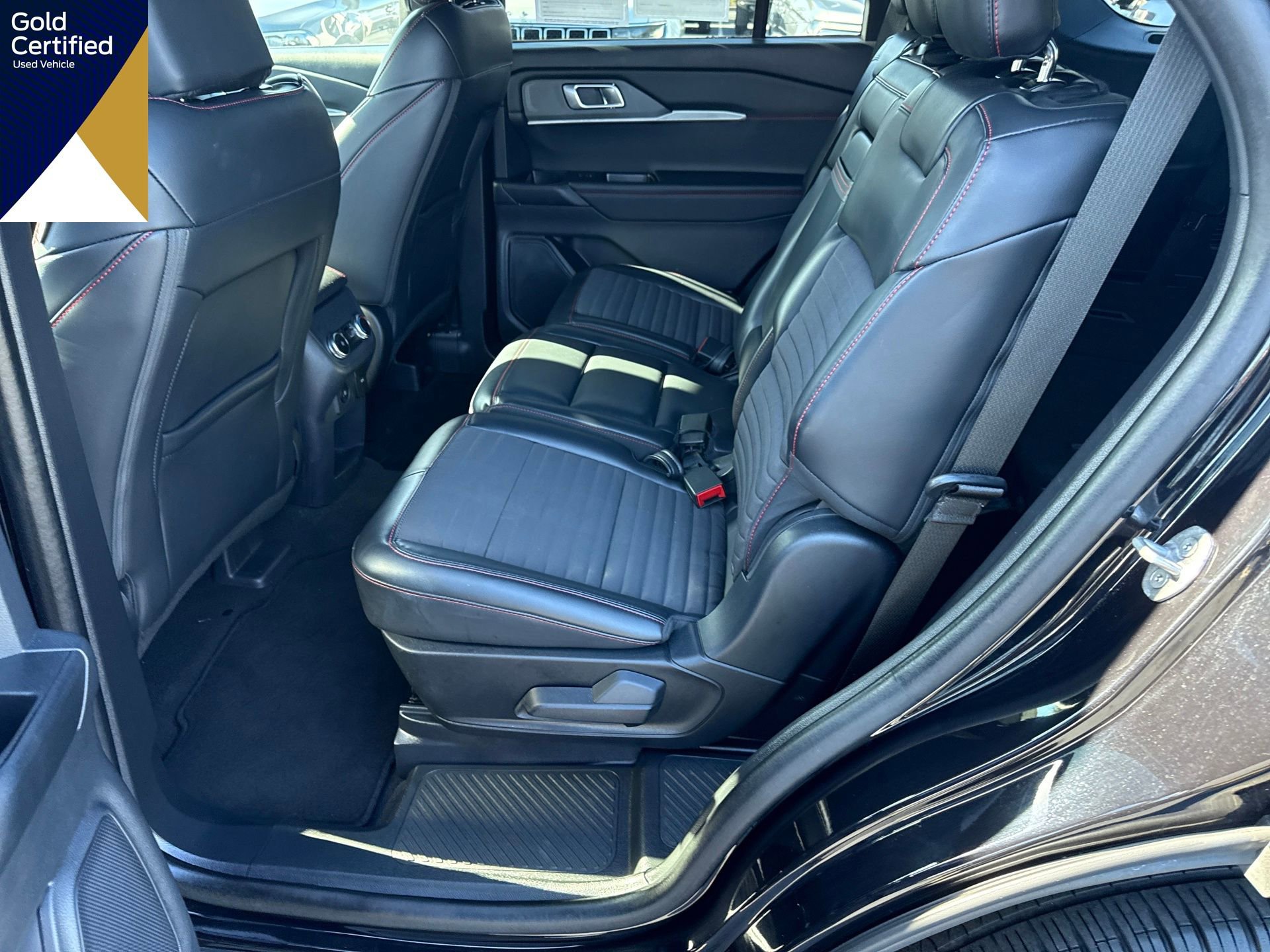 Certified 2025 Ford Explorer ST-Line w/ ST-Line Street Pack image 27