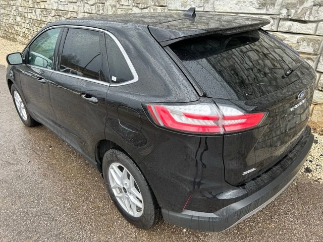 Certified 2024 Ford Edge SEL w/ Convenience Package AWD/4WD image 4