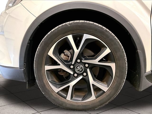 Used 2019 Toyota C-HR FWD image 8