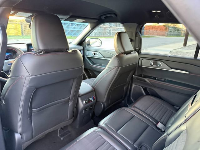 Certified 2025 Ford Explorer ST-Line w/ Premium Package image 10