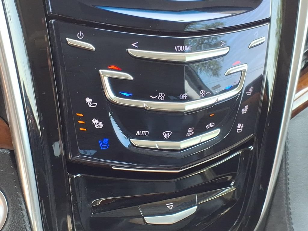 Used 2019 Cadillac Escalade Luxury RWD image 22