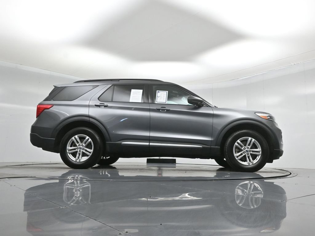 Certified 2022 Ford Explorer XLT w/ Class IV Trailer Tow Package image 11
