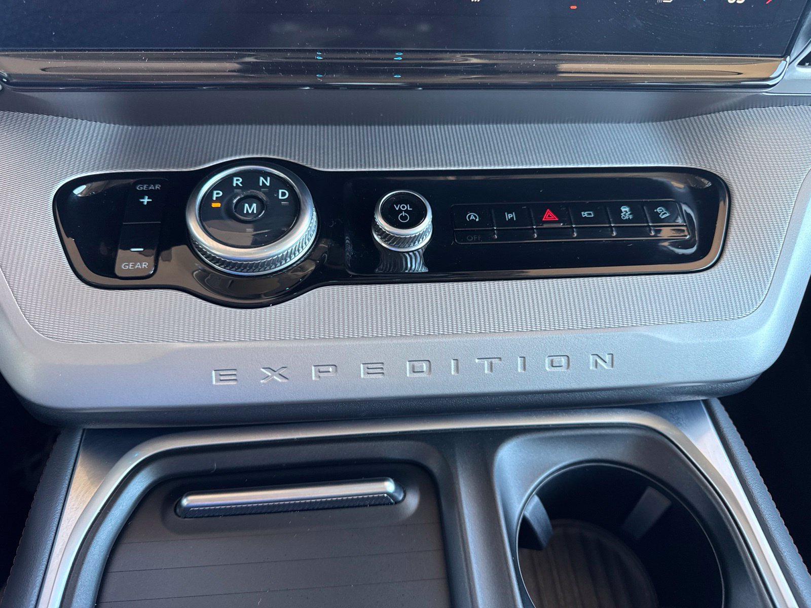 Certified 2025 Ford Expedition Active AWD/4WD image 33