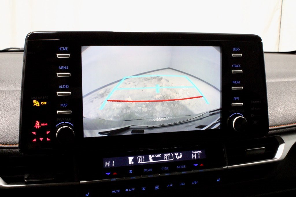 Used 2022 Toyota Sienna XSE image 3