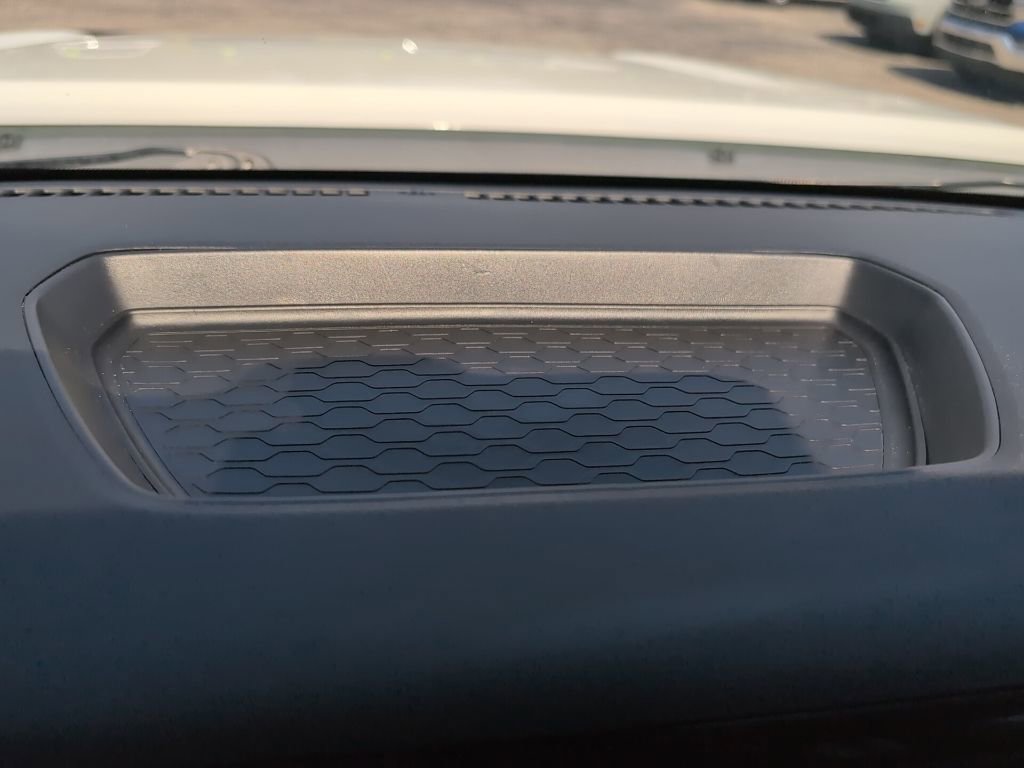 Used 2023 Nissan Frontier SV w/ SV Convenience Package image 17