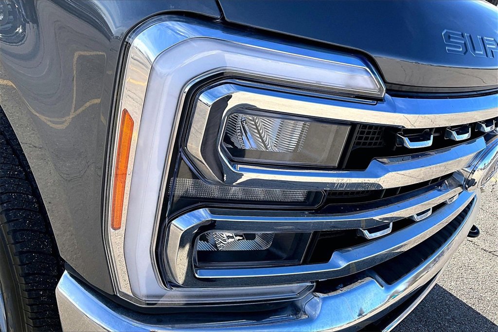 Certified 2023 Ford F350 Lariat image 30