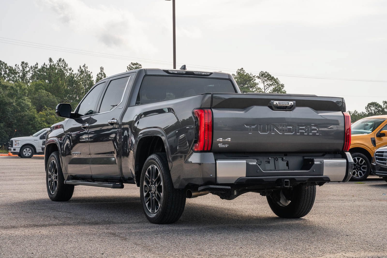 Used 2024 Toyota Tundra Limited w/ Power Package AWD/4WD image 7