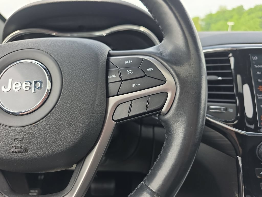 Used 2022 Jeep Grand Cherokee Laredo X AWD/4WD image 29