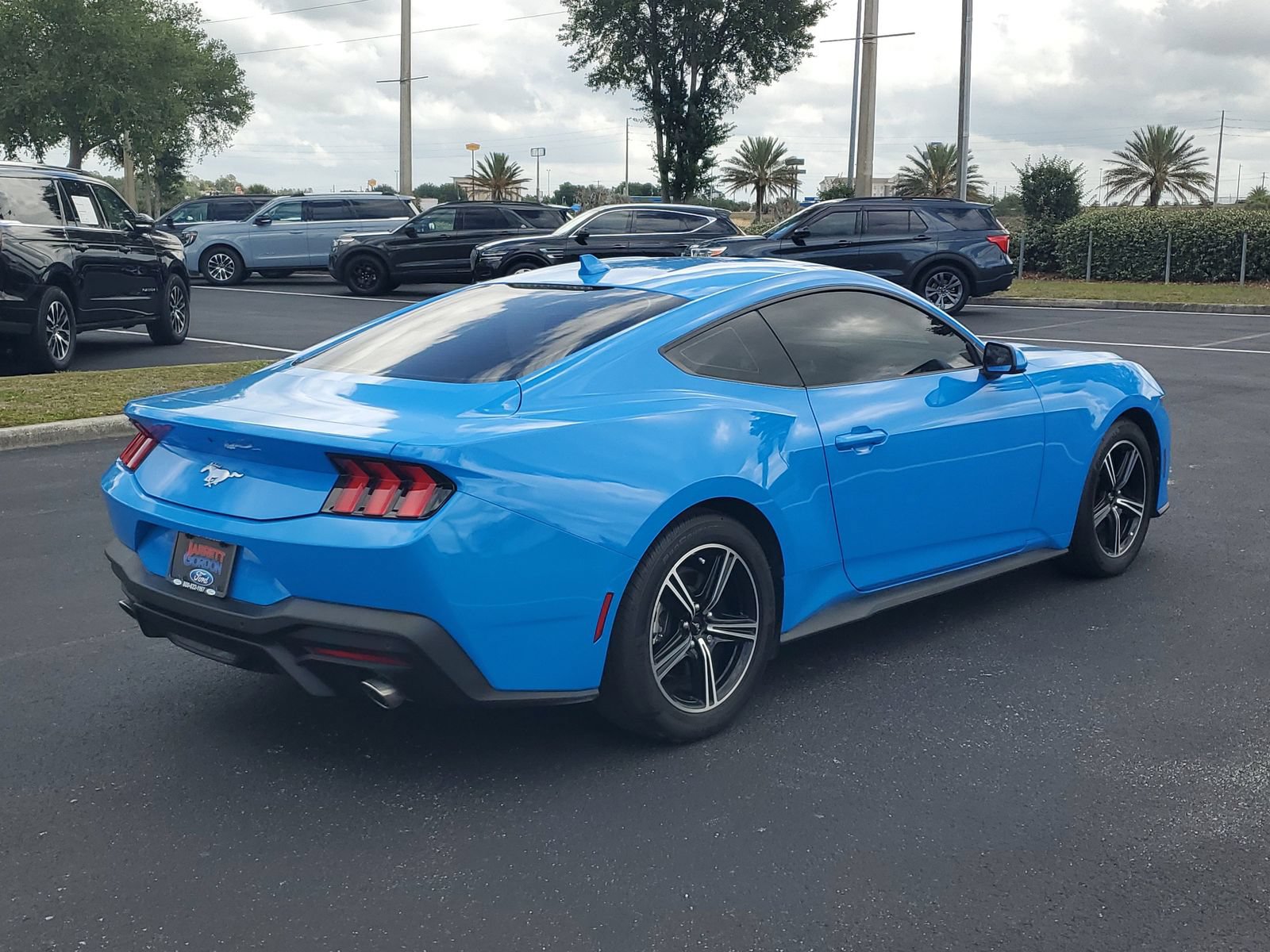 Certified 2025 Ford Mustang Coupe RWD image 4